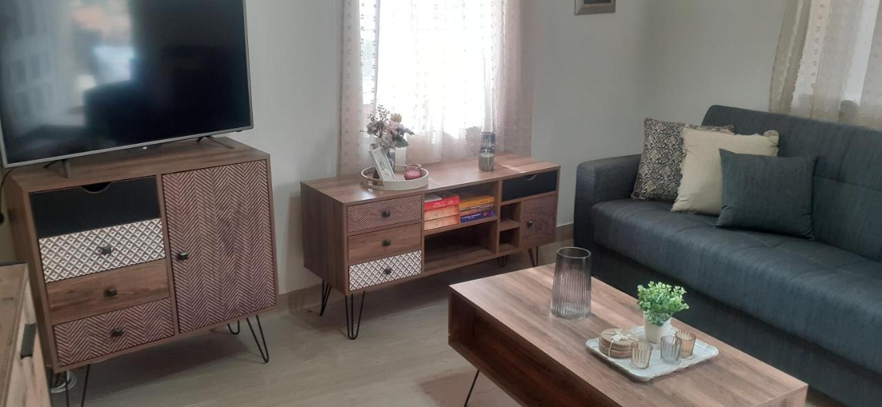 Namaste Family House Villa Pombia Kültér fotó