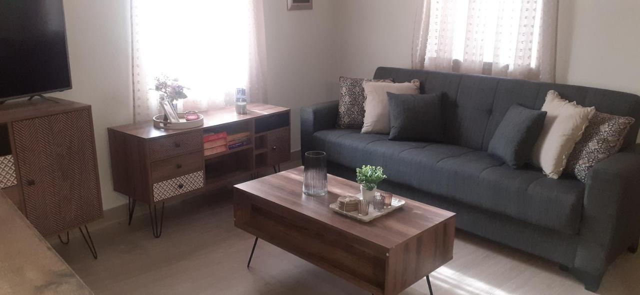 Namaste Family House Villa Pombia Kültér fotó