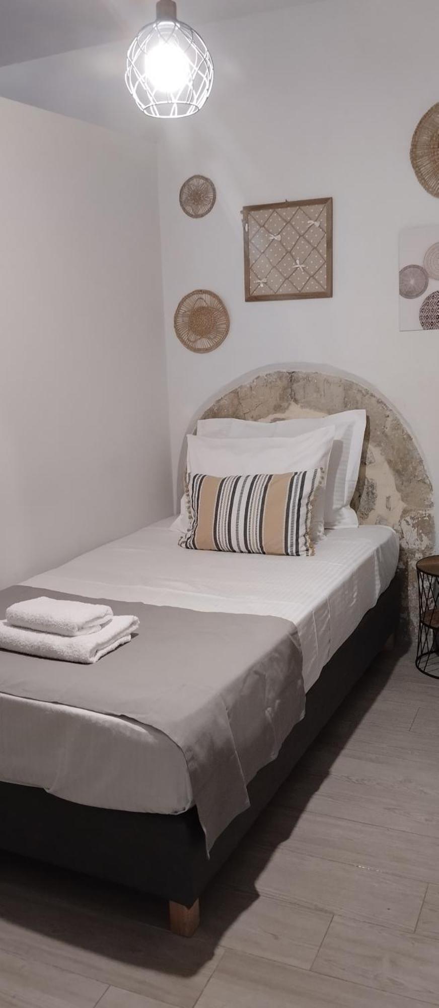 Namaste Family House Villa Pombia Kültér fotó